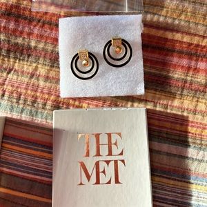 Metropolitan Museum Of Art Erté Rondo drop earrings enamel & Swarovski crystals.